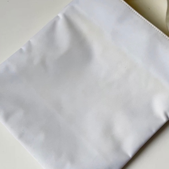 VINTAGE WHITE PRADA NYLON CROSSBODY BAG WITH EMBROIDERED LOGO - Picture 10 of 12